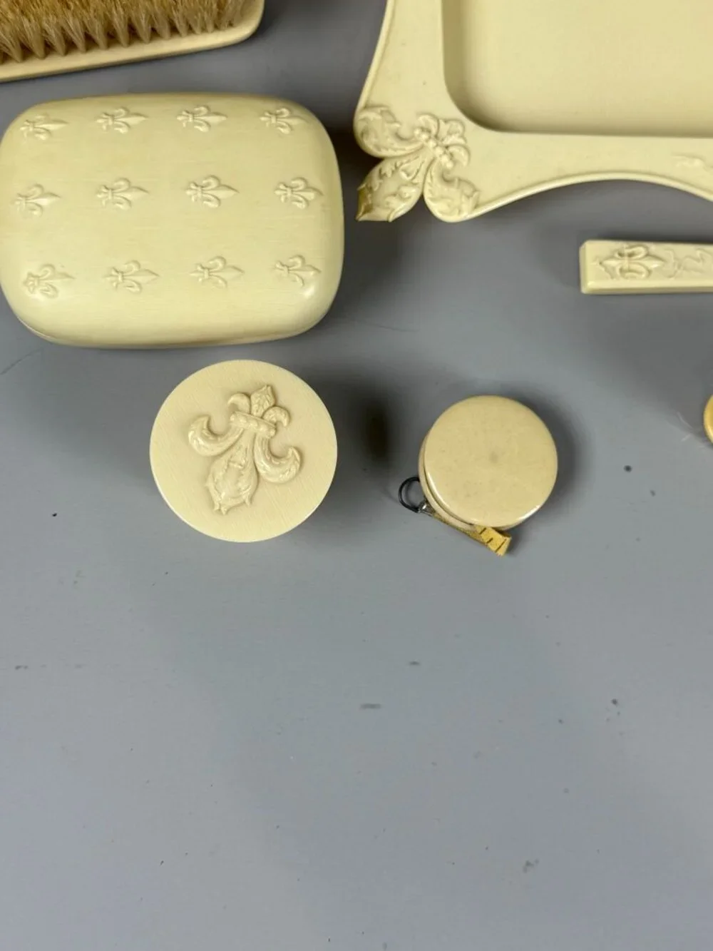 Vintage Bakelite Style Vanity Set 10 Piece Floral Dresser Grooming Collection